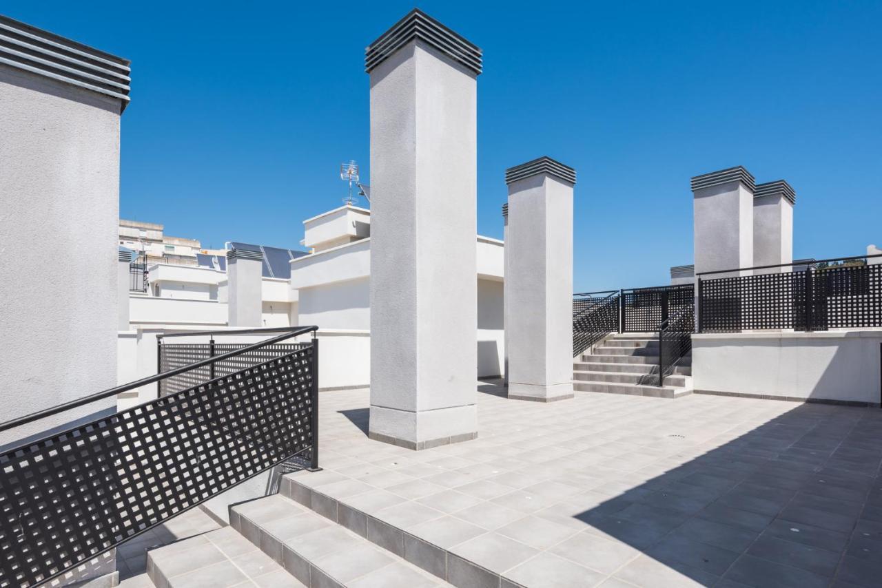 Atico Con Terraza Ac 1Hab En El Centro Y Piscina Comunitaria Appartement Málaga Buitenkant foto