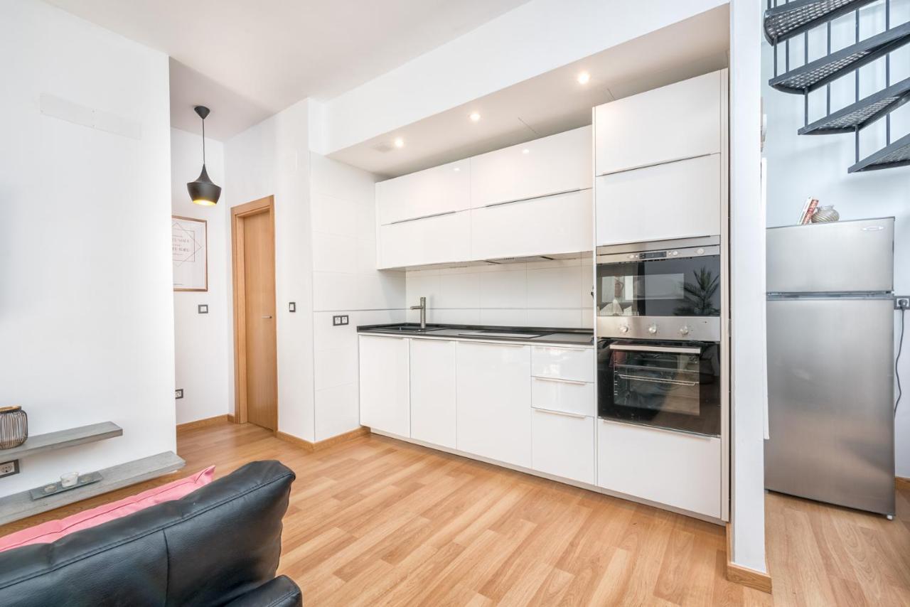 Atico Con Terraza Ac 1Hab En El Centro Y Piscina Comunitaria Appartement Málaga Buitenkant foto