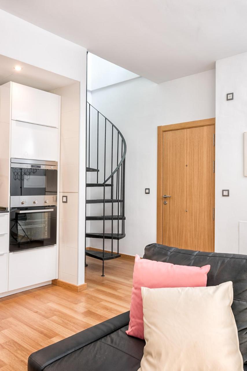 Atico Con Terraza Ac 1Hab En El Centro Y Piscina Comunitaria Appartement Málaga Buitenkant foto