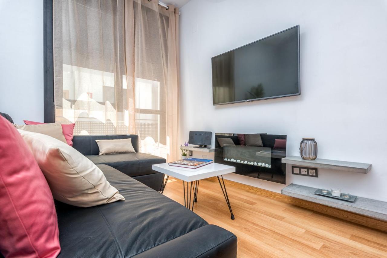 Atico Con Terraza Ac 1Hab En El Centro Y Piscina Comunitaria Appartement Málaga Buitenkant foto