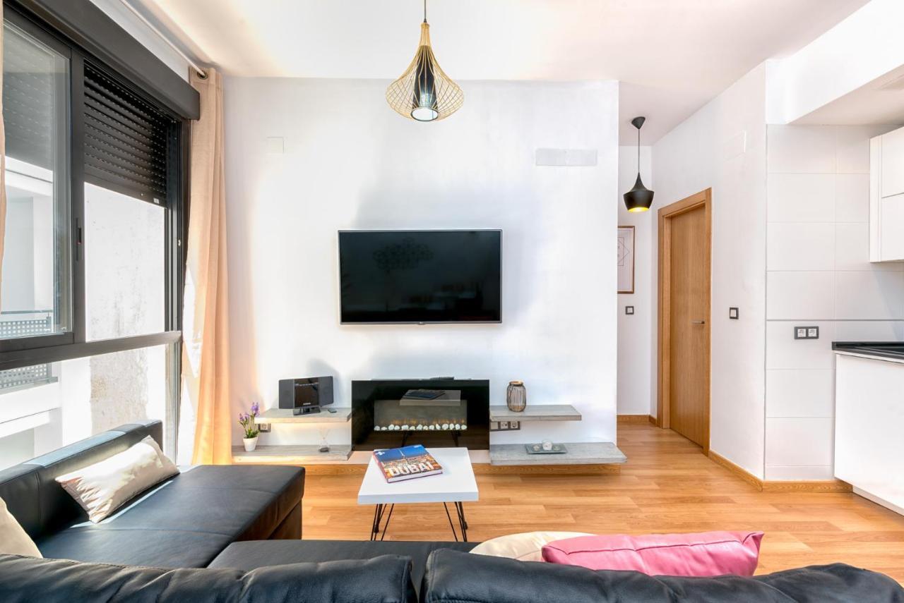 Atico Con Terraza Ac 1Hab En El Centro Y Piscina Comunitaria Appartement Málaga Buitenkant foto