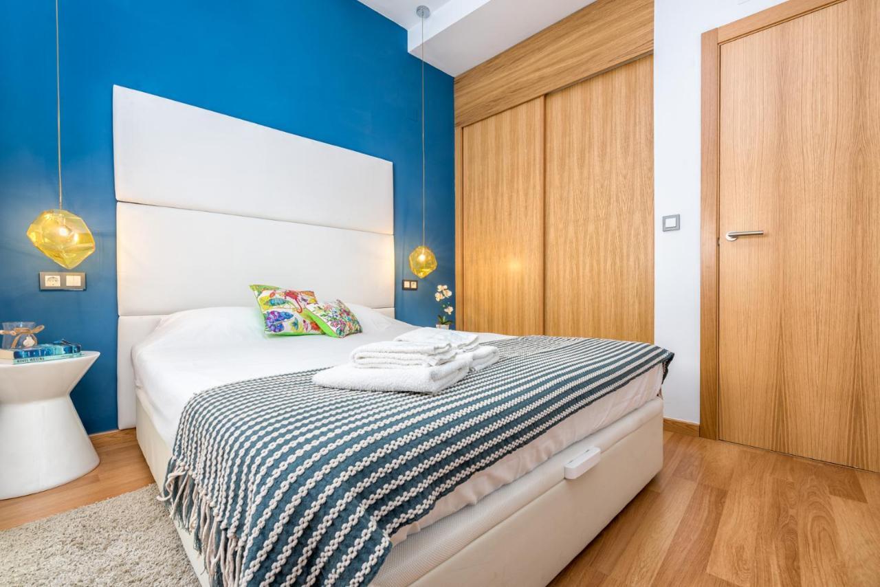 Atico Con Terraza Ac 1Hab En El Centro Y Piscina Comunitaria Appartement Málaga Buitenkant foto