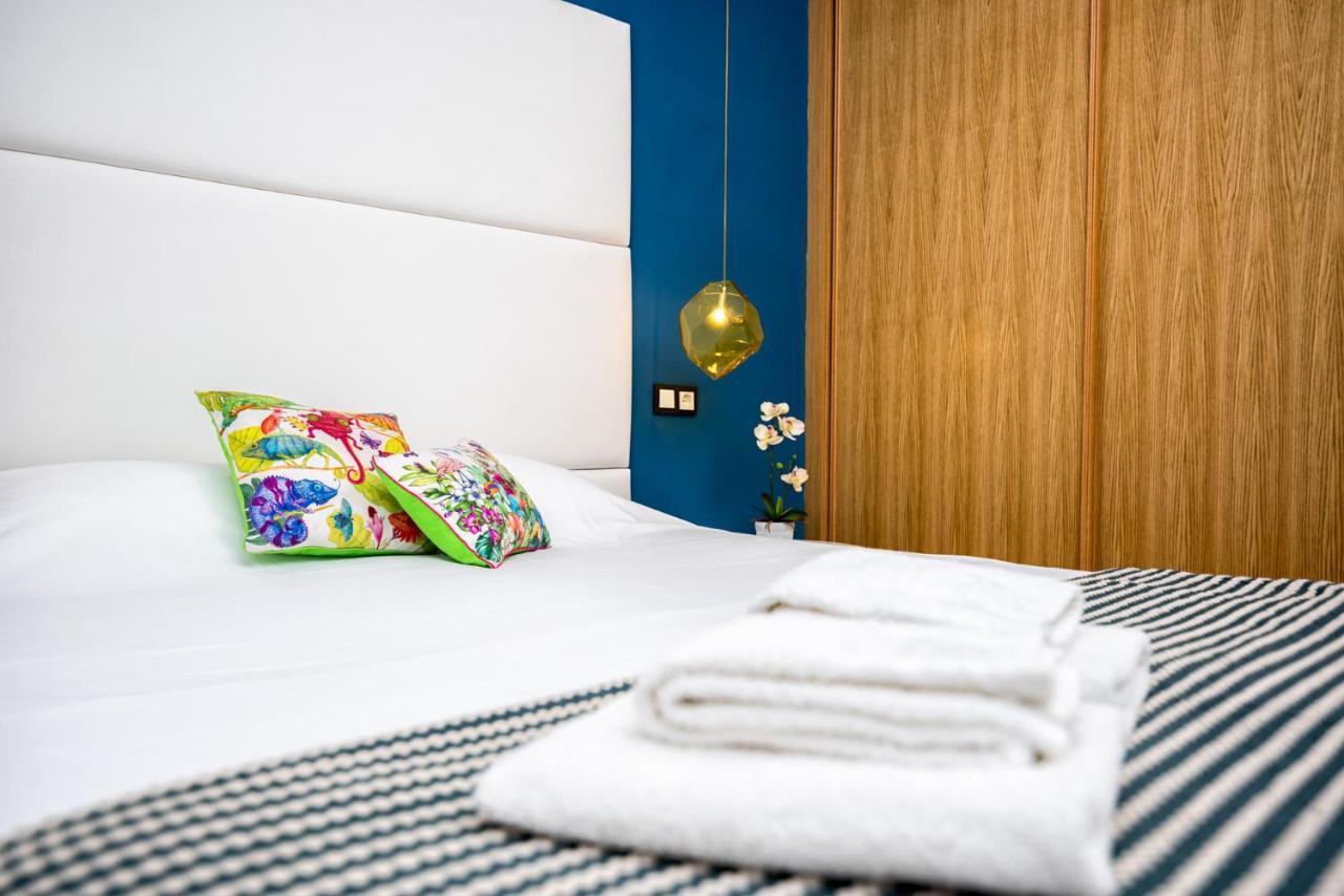 Atico Con Terraza Ac 1Hab En El Centro Y Piscina Comunitaria Appartement Málaga Buitenkant foto